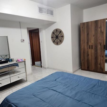 Sharing Motel Rooms Abu Dhabi Eksteriør bilde